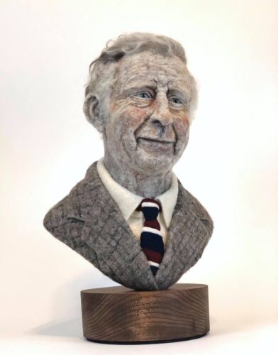 Une image central du buste en laine de Prince Charles