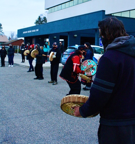 drummers outside the hospital