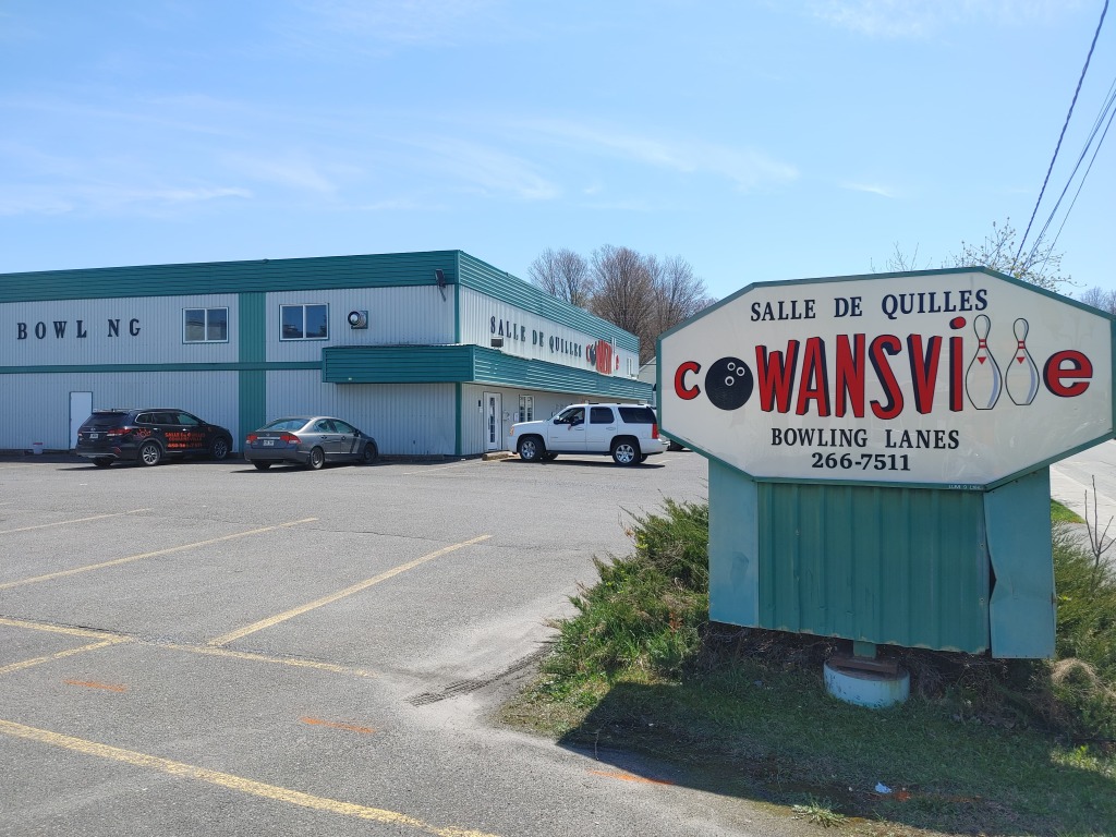 Salle de Quilles Cowansville: 20-year-old business leaving the community -  Canada Info