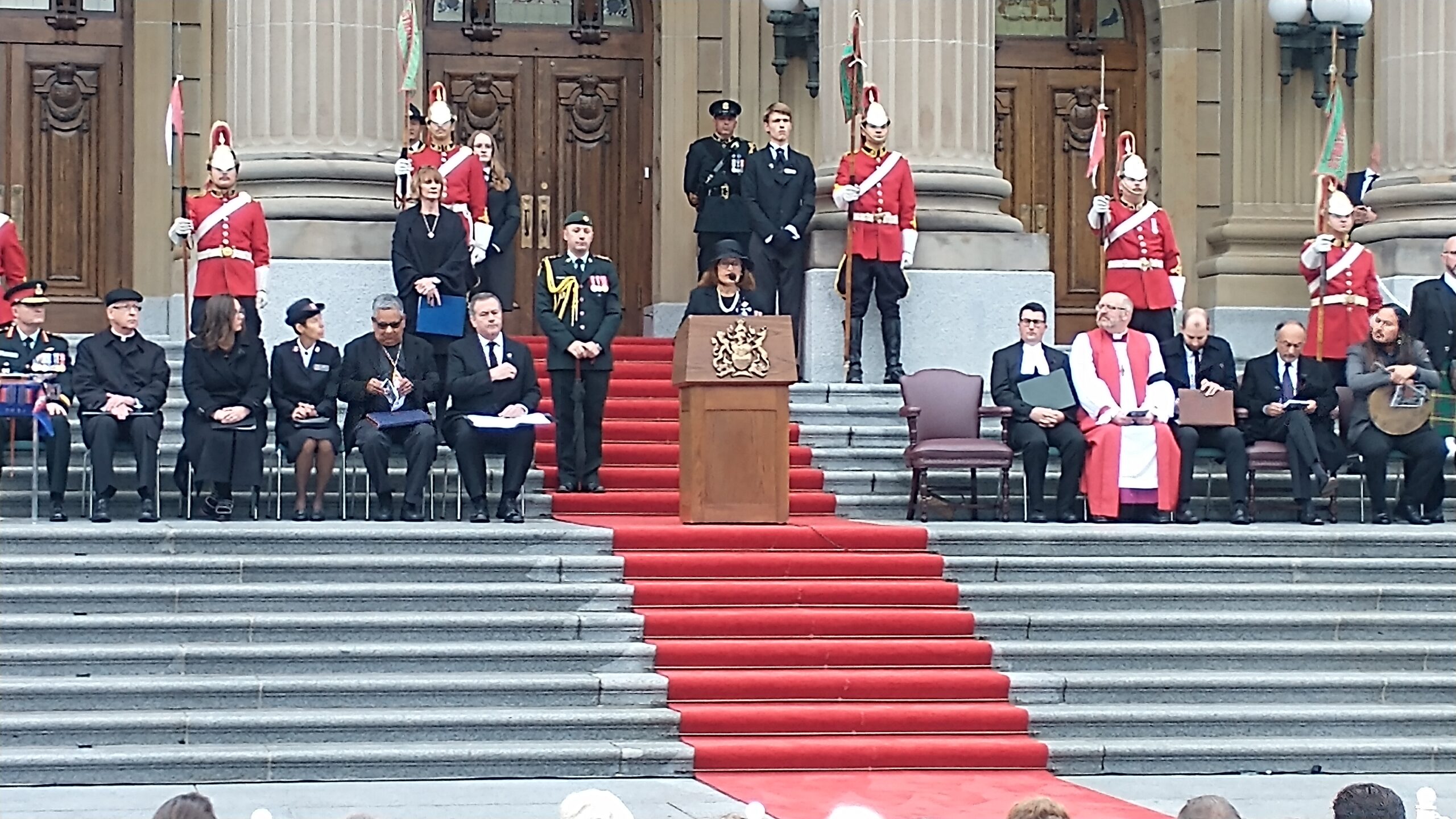 La lieutenant-gouverneure de l'Alberta, Salma Lakhani, livre son discours.