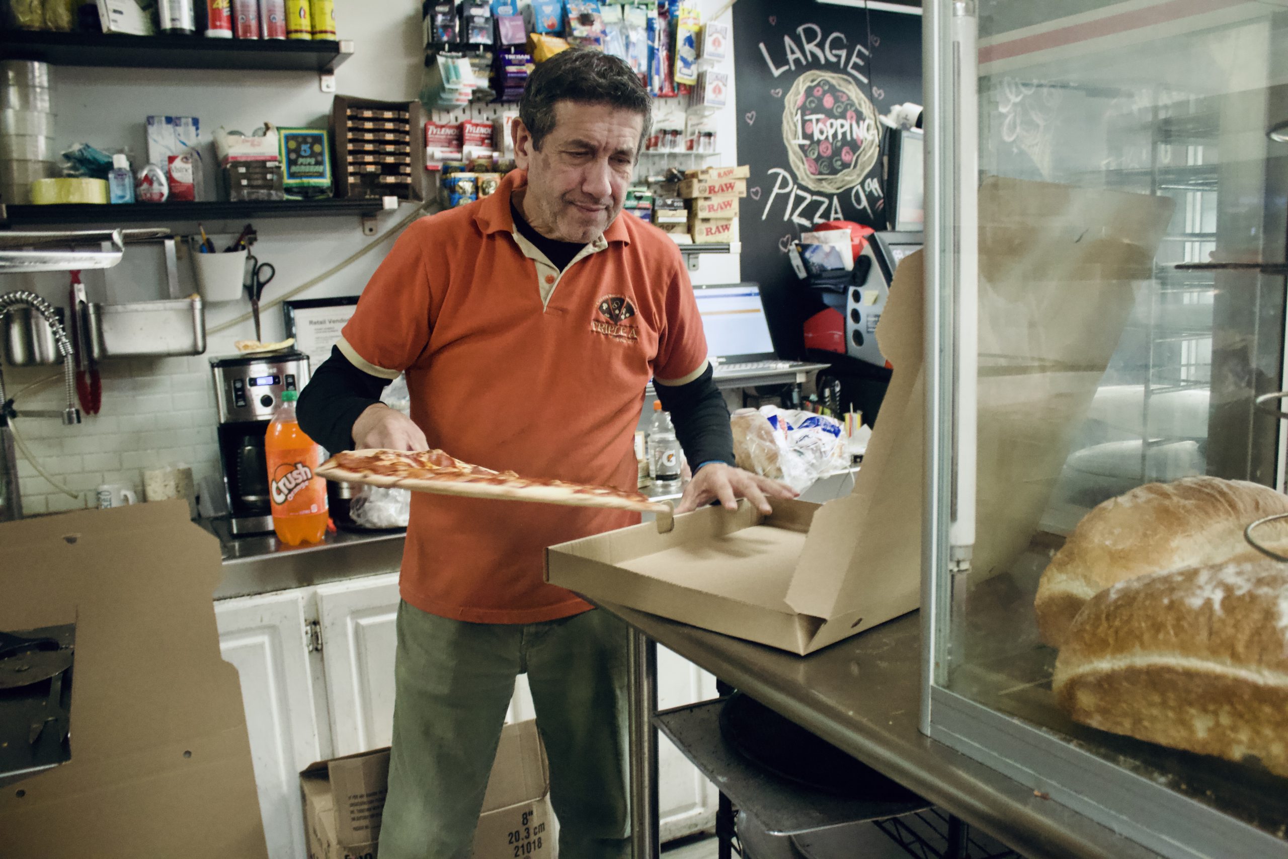 Convenience store owners against new bylaw meant to decrease their working hours Canada Info