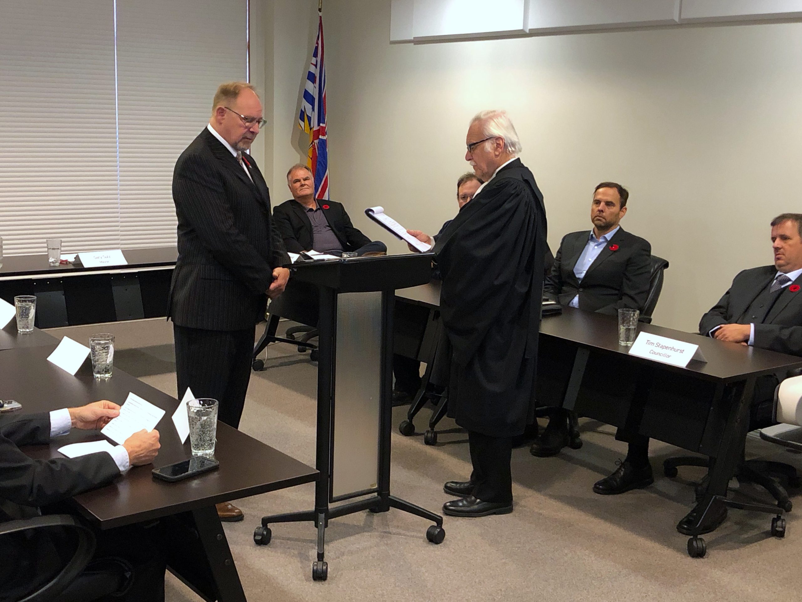 Revelstoke's new elected officials sworn in - Canada Info