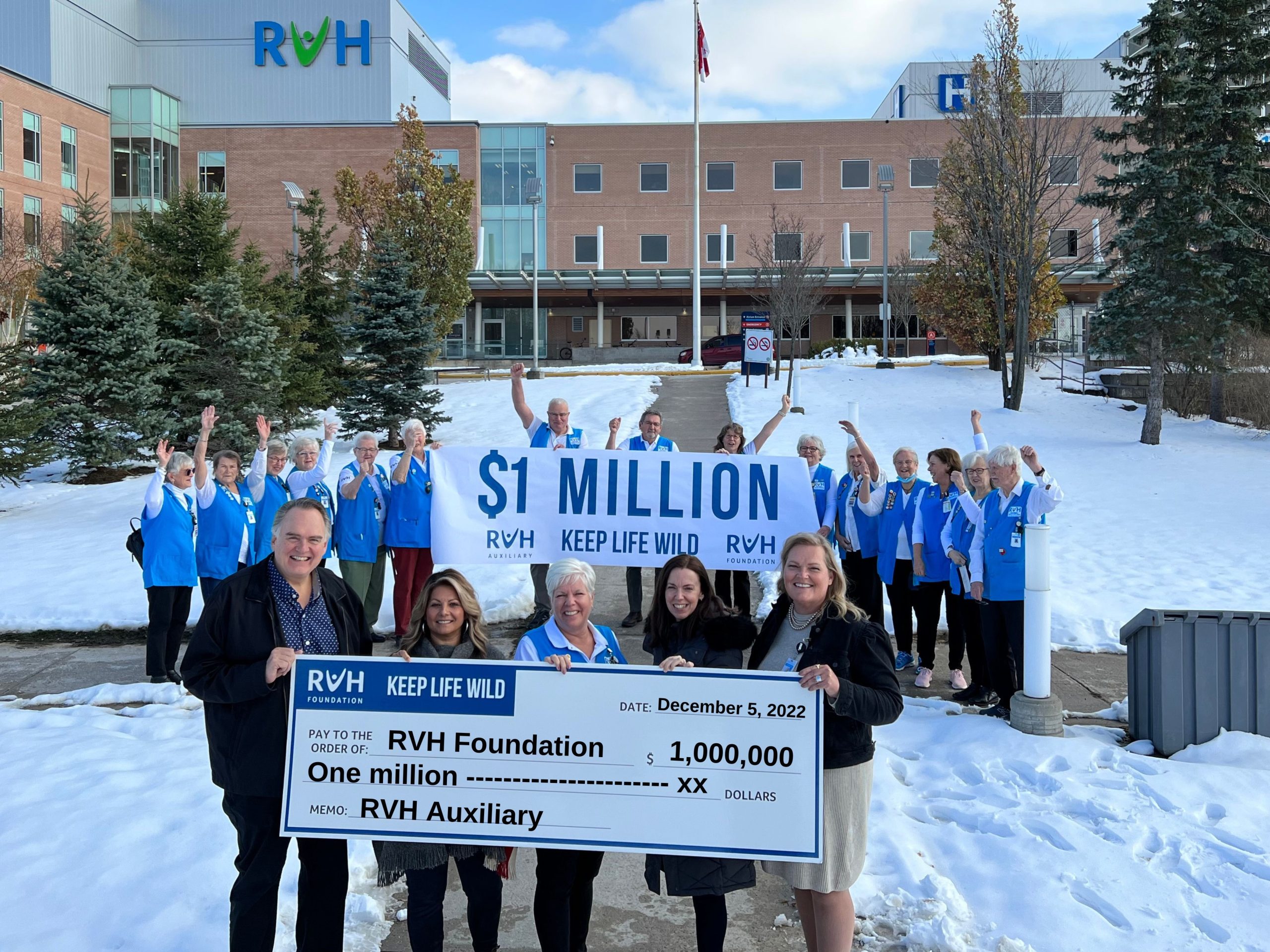 L'Auxiliaire du RVH verse la première tranche d'un don de 5M$ - Canada Info