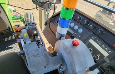 RCFARMARM Wireless Tractor control conçu par Vincent Pawluski:(Photo:Vincent Pawluski).