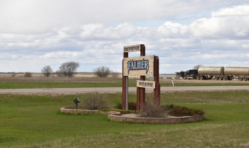 Signe d'accueil à l'entrée du village de Falher.