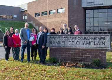 L'équipe de l'ARCf de Saint-Jean accompagnée du président du Conseil économique du Nouveau-Brunswick