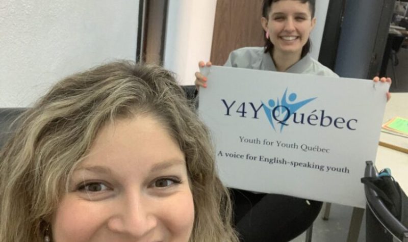 A photo of two staff members of Y4Y Quebec