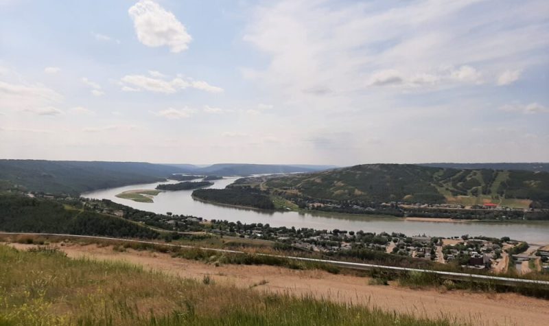 Vue panoramique de la rivière à Peace River.