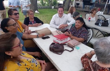 El Ministro Marco Mendicino junto con algunos miembros de la comunidad San Lorenzo.