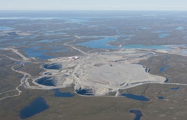 Vue aérienne de la mine de diamants Ekati, aux Territoires du Nord-Ouest