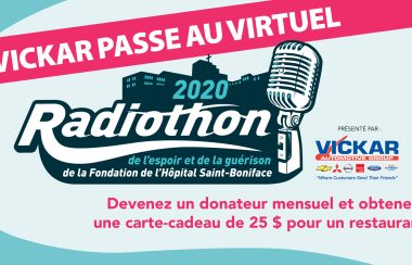 Affiche promotionnelle du Radiothon en grosses lettres blanches sur un arrière plan bleu.