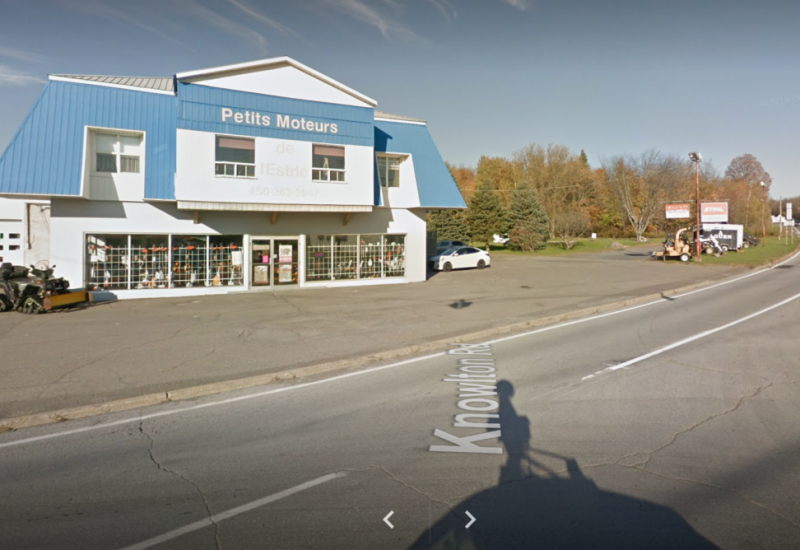 Picture of Petits Moteurs a business on gilmans corner.