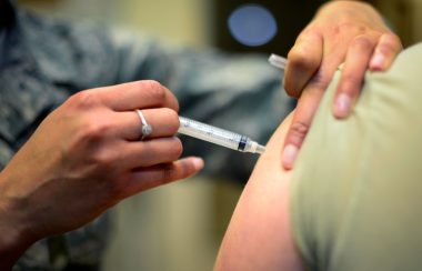 Se faire vacciner en pharmacie, le réflexe contre la grippe saisonnière. Photo : Wiki Commons