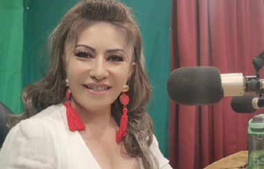 Rosario Arce en la Cabina de CHHA 1610 AM