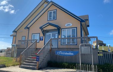 A photo of the outside of the Tourism Information Center on the Magdalen Islands