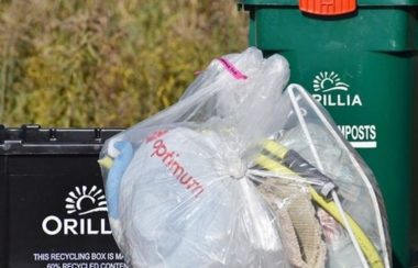 Bac de recyclage, composte et sac à ordures transparent de la ville d'Orillia