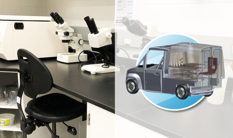 Un laboratoire de science avec des microscopes et un camion avec un laboratoire mobile.