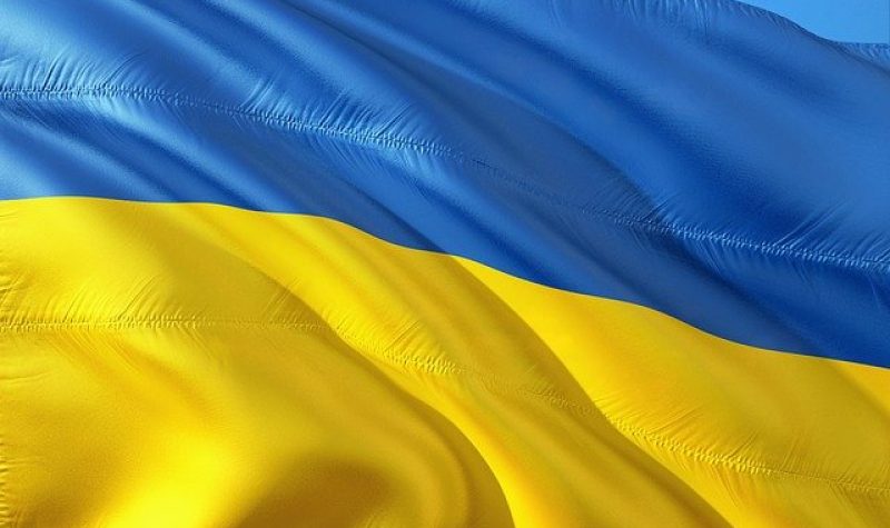 Drapeau de l'Ukraine. Une bande horizontale bleue et une bande horizontale jaune composent le drapeau ukrainien