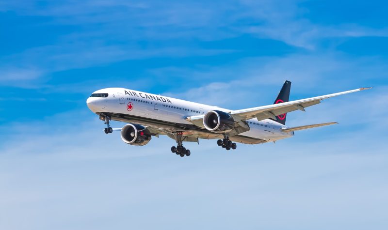 Photo of Air Canada plan flying in the sky