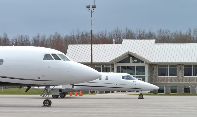 Avions à l'aéroport régional du lac Simcoe