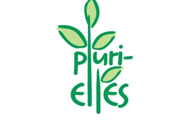Le logo de l'organisation Pluri-Elles en lettres vertes sur un fond blanc.