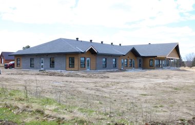 An exterior shot of the single level seniors home, the Residence Meilleur.