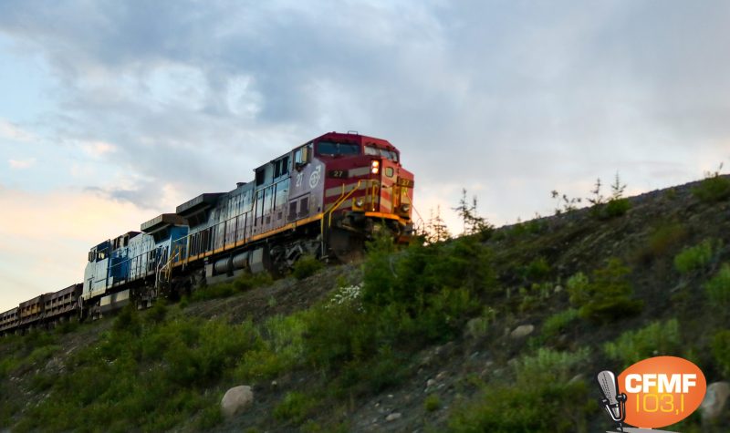 Le chemin de fer d’ArcelorMittal fait plus de 420 kilomètres de long et relie les mines du Mont-Wright et de Fire Lake aux installations de Port-Cartier. Photo : Élizabeth Séguin