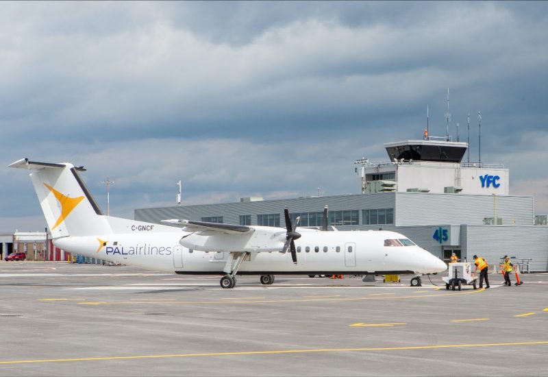 Un avion de PAL Airlines à l'aéroport de Fredericton